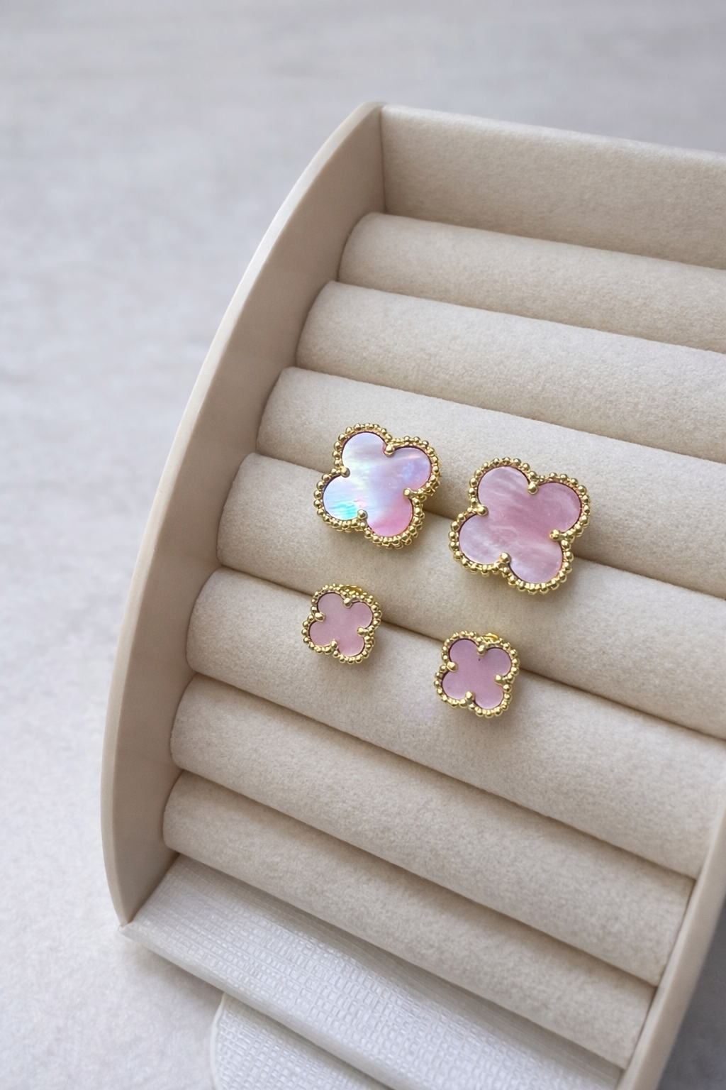 Pink Mother of Pearl Clover Stud Earrings 10mm / 15mm – 18K Gold Plated 925 Sterling Silver
