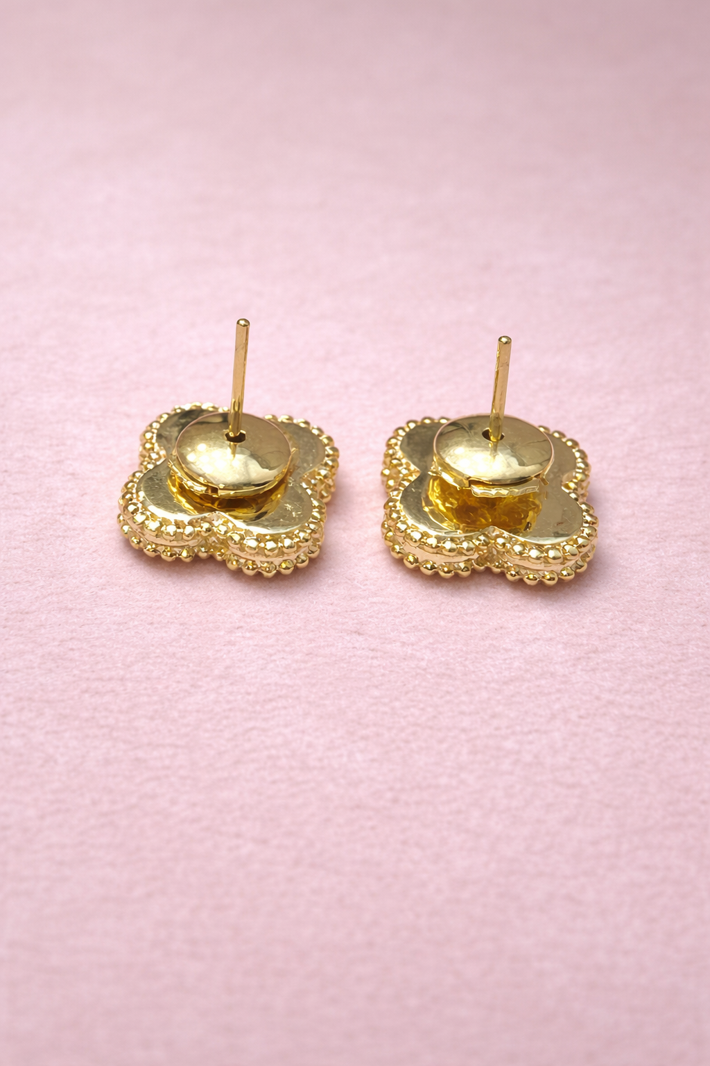 Pink Mother of Pearl Clover Stud Earrings 10mm / 15mm – 18K Gold Plated 925 Sterling Silver