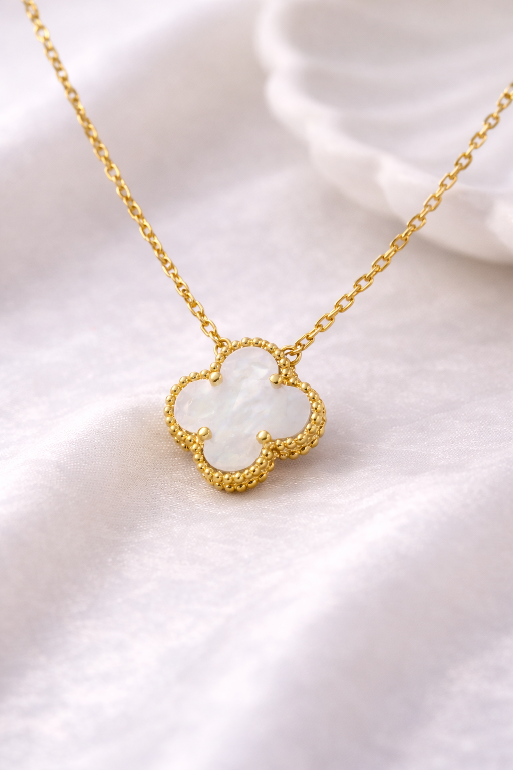 Mother of Pearl Clover Pendant Necklace 15mm – 18K Gold Plated 925 Sterling Silver