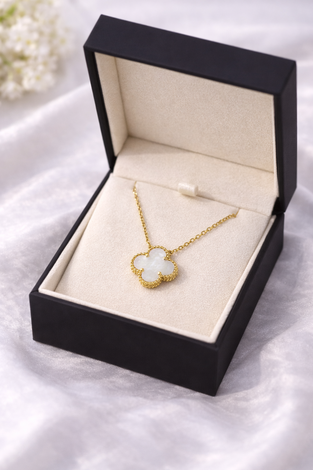 Mother of Pearl Clover Pendant Necklace 15mm – 18K Gold Plated 925 Sterling Silver