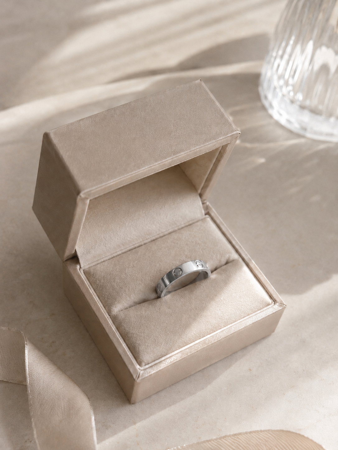 Love Band Ring 4mm – 18K White Gold Plated Stainless Steel, Minimal Ring
