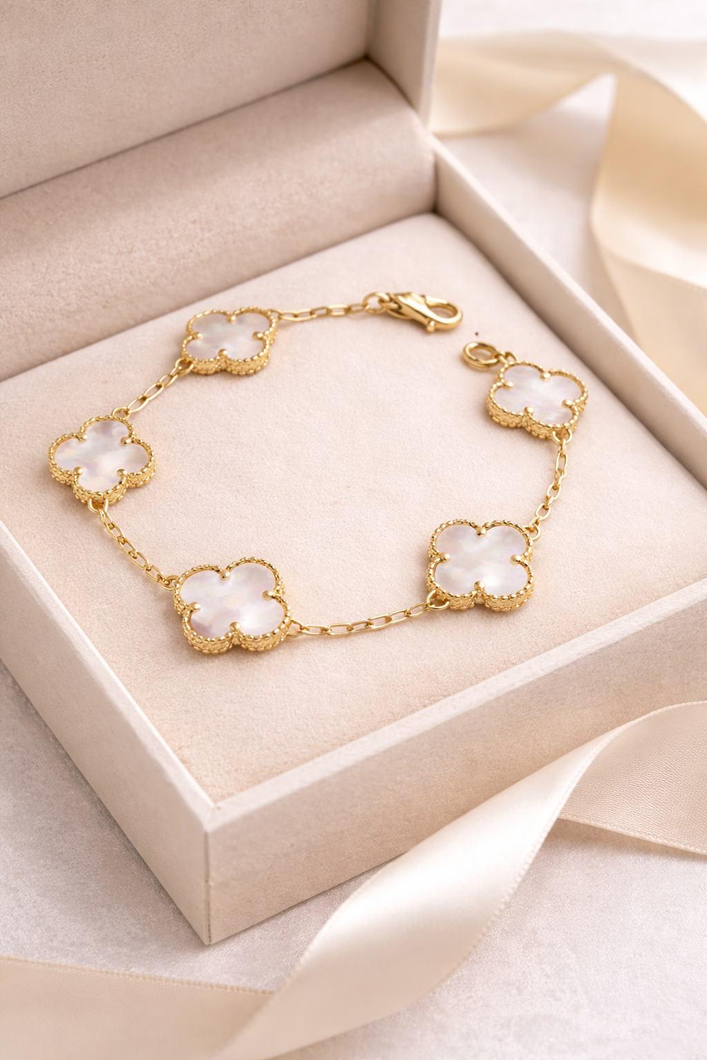 Gift ready mother of pearl clover bracelet in 925 sterling silver gold plated